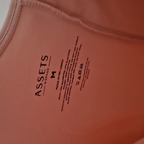 Spanx size medium - Picture 4 of 5